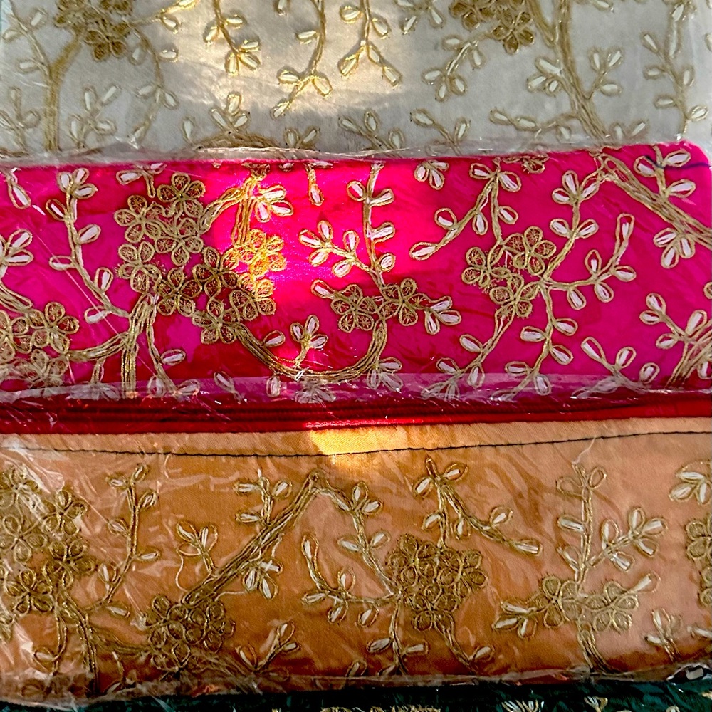 Women traditional purses for decor/ partwear.I have different colors.